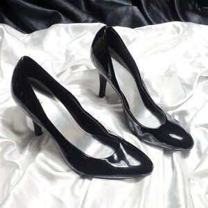 $$$ FIONI black patent classic style high heel pumps SZ 9